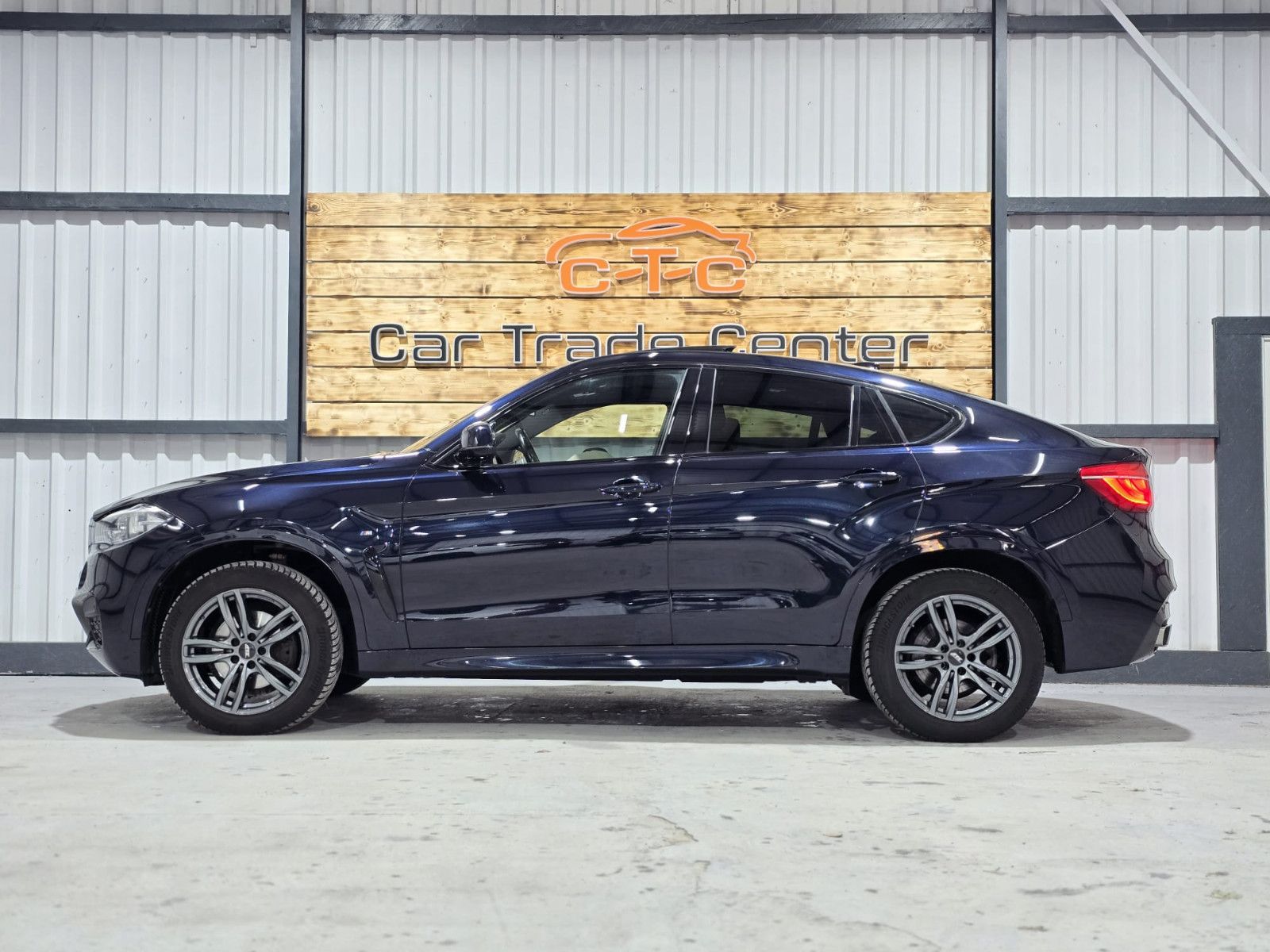Fahrzeugabbildung BMW X6 xDrive 30d M-Paket/Schiebedach/GARANTIE+TÜV