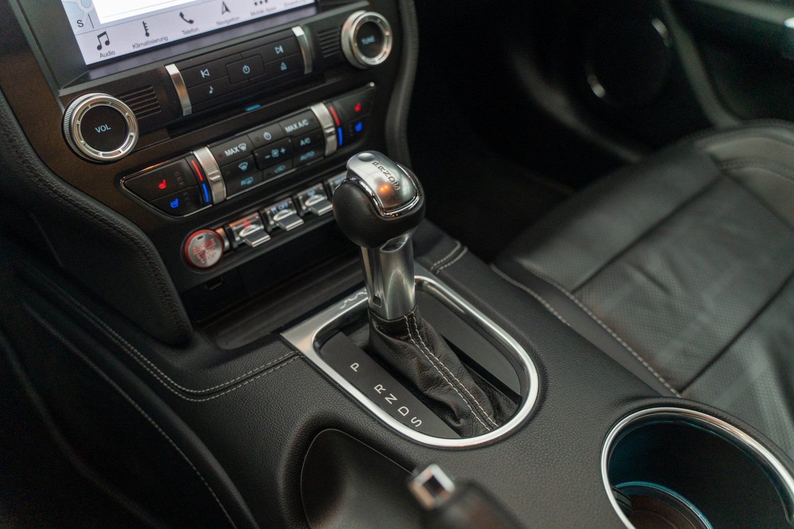 FORD Mustang (Mustang GT 5.0 Convertible COC/Navi/B&O/Sitzhzg)