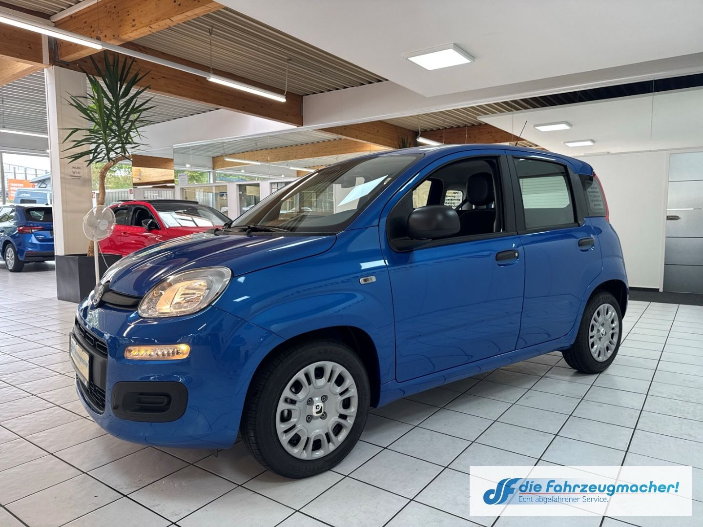 Fahrzeugabbildung Fiat Pandina Hybrid Radio BT Digitales Cockpit Spurha