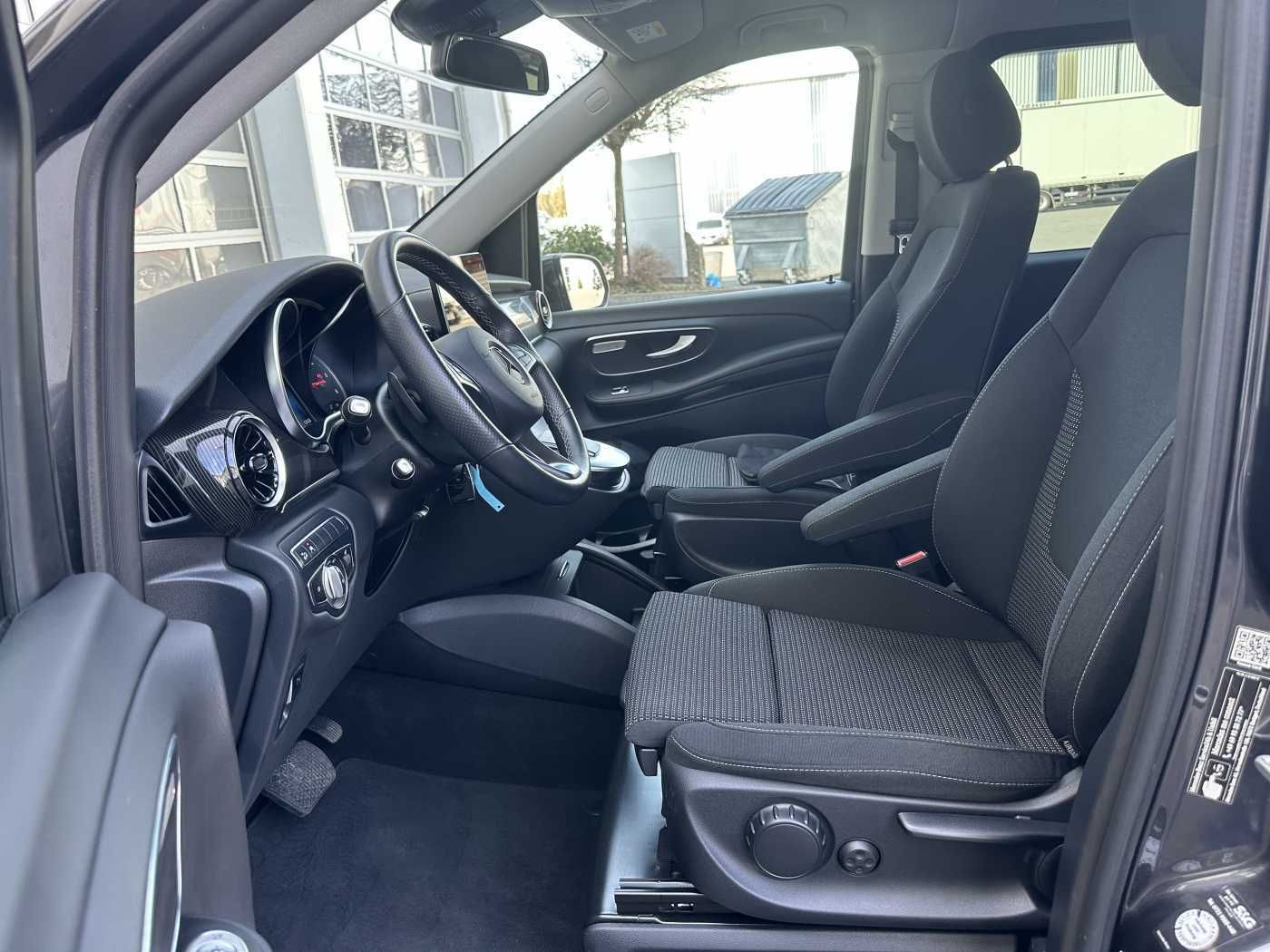 Fahrzeugabbildung Mercedes-Benz V 300 d EDITION 4MATIC DISTRONIC AHK LED Kamera