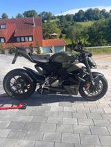 Ducati Streetfighter V2  - Ducati Streetfighter V2 S