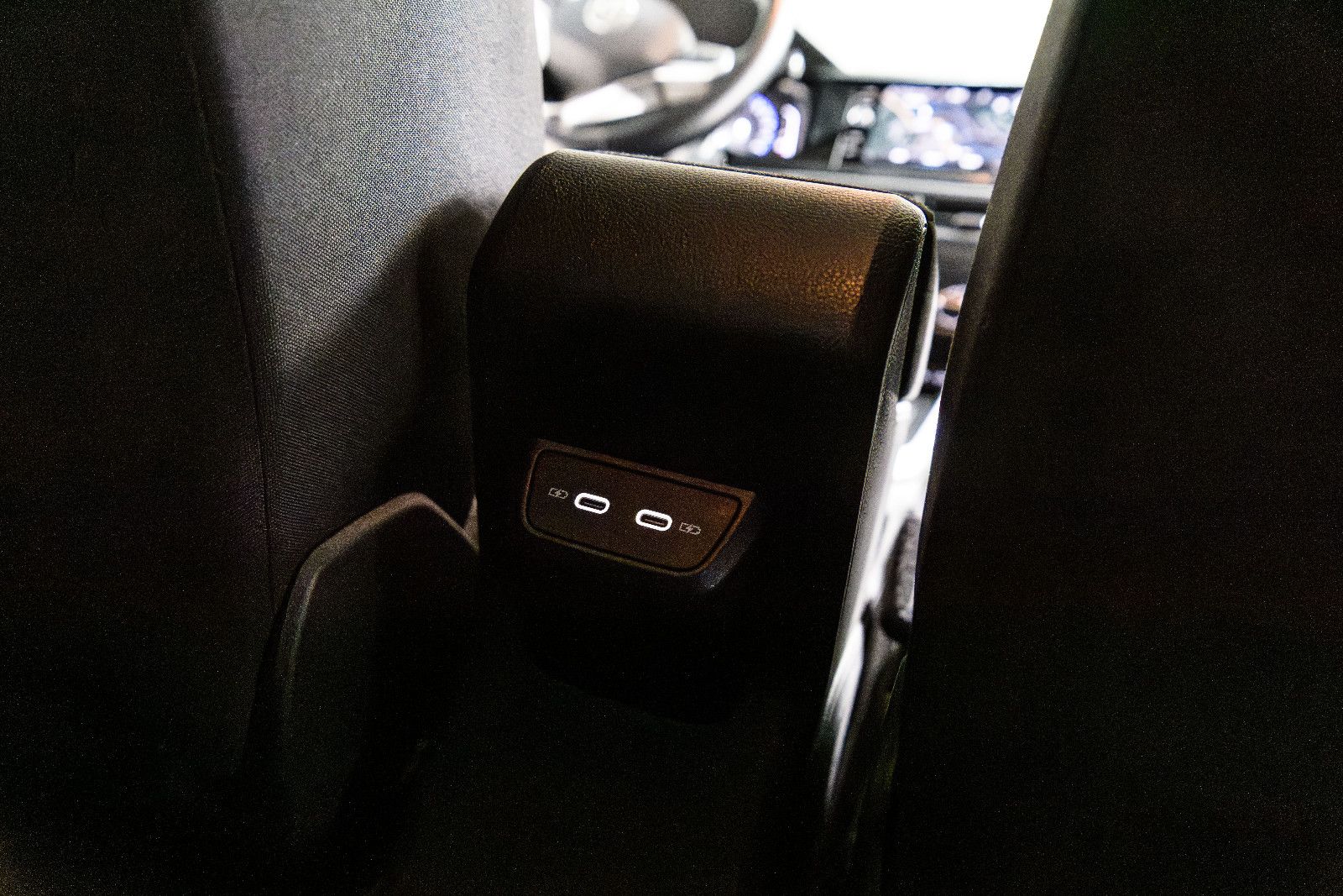 Fahrzeugabbildung Volkswagen Polo VI Life+LED+SHZ+NAVI+GJR+KEYLESS+DAB+AUTOMA