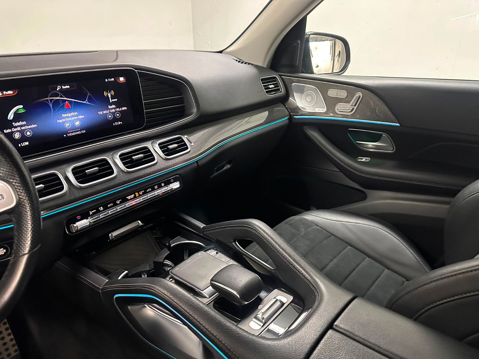 Fahrzeugabbildung Mercedes-Benz GLE 350 de 4MATIC *AMG-LINE*DISTRO*AHK*KEYLESS*