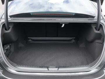 Mercedes E 200 - 11