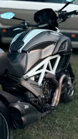Ducati Diavel Carbon Black & White - Zard, Keyles Go - DUCATI DIAVEL CARBON