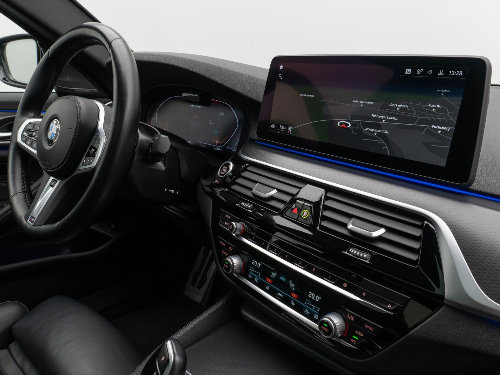 Fahrzeugabbildung BMW M550i xD Laser SoftClos 360°HUD DAB H/K DisplKey