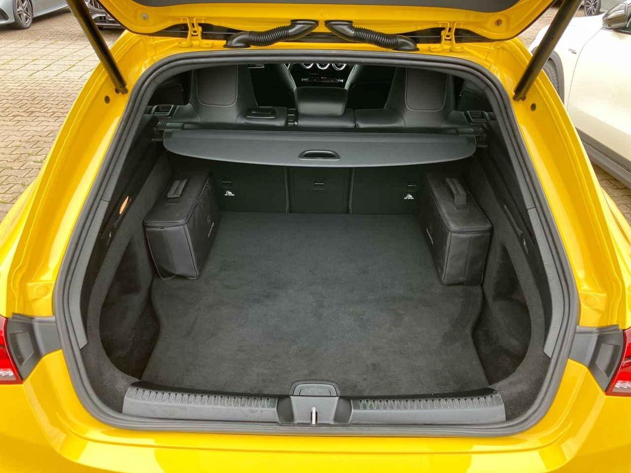 Fahrzeugabbildung Mercedes-Benz CLA 250 e SB AMG Night+Memo+FahrassPak+360°+Ambi