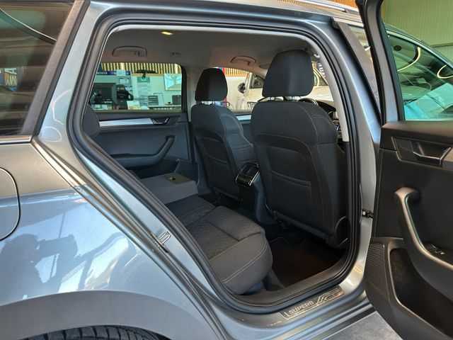 Skoda Superb Combi Style *BiXenon*Navi*AHK*