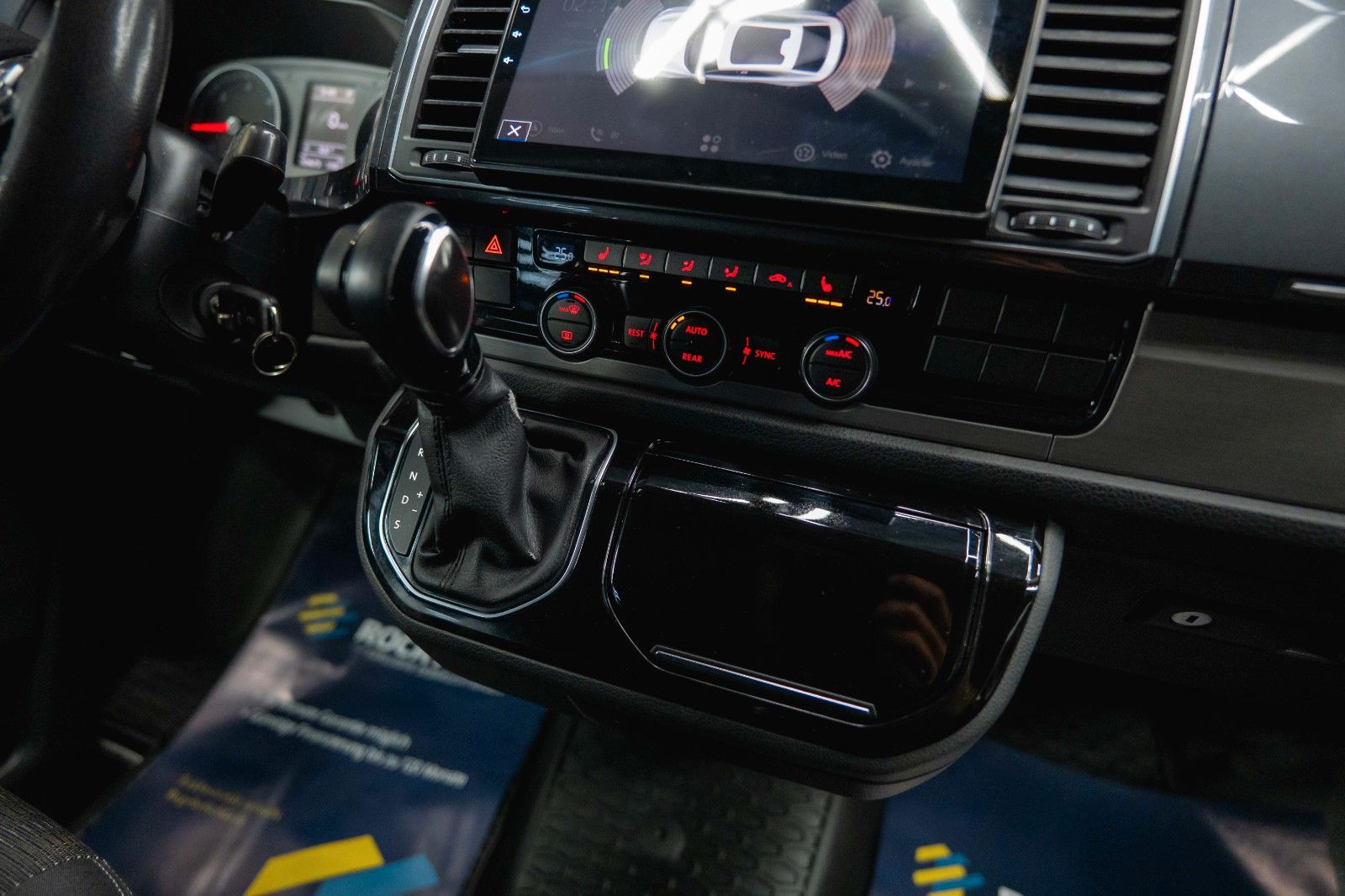 Fahrzeugabbildung Volkswagen T6 Multivan 2.0 TDI DSG Lang *ACC*CarPlay*DAB*