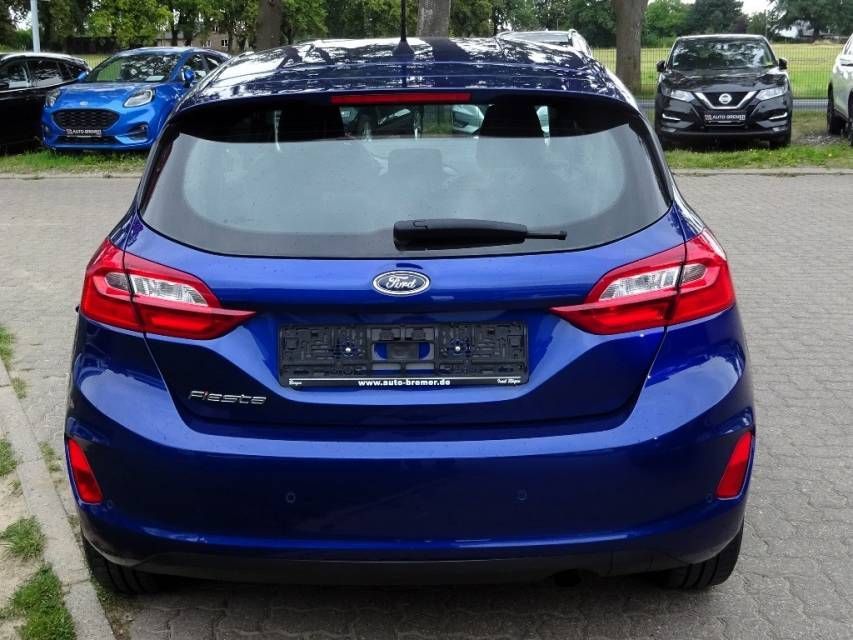 Fahrzeugabbildung Ford Fiesta 1,1 Cool & Connect Klima Winterpaket