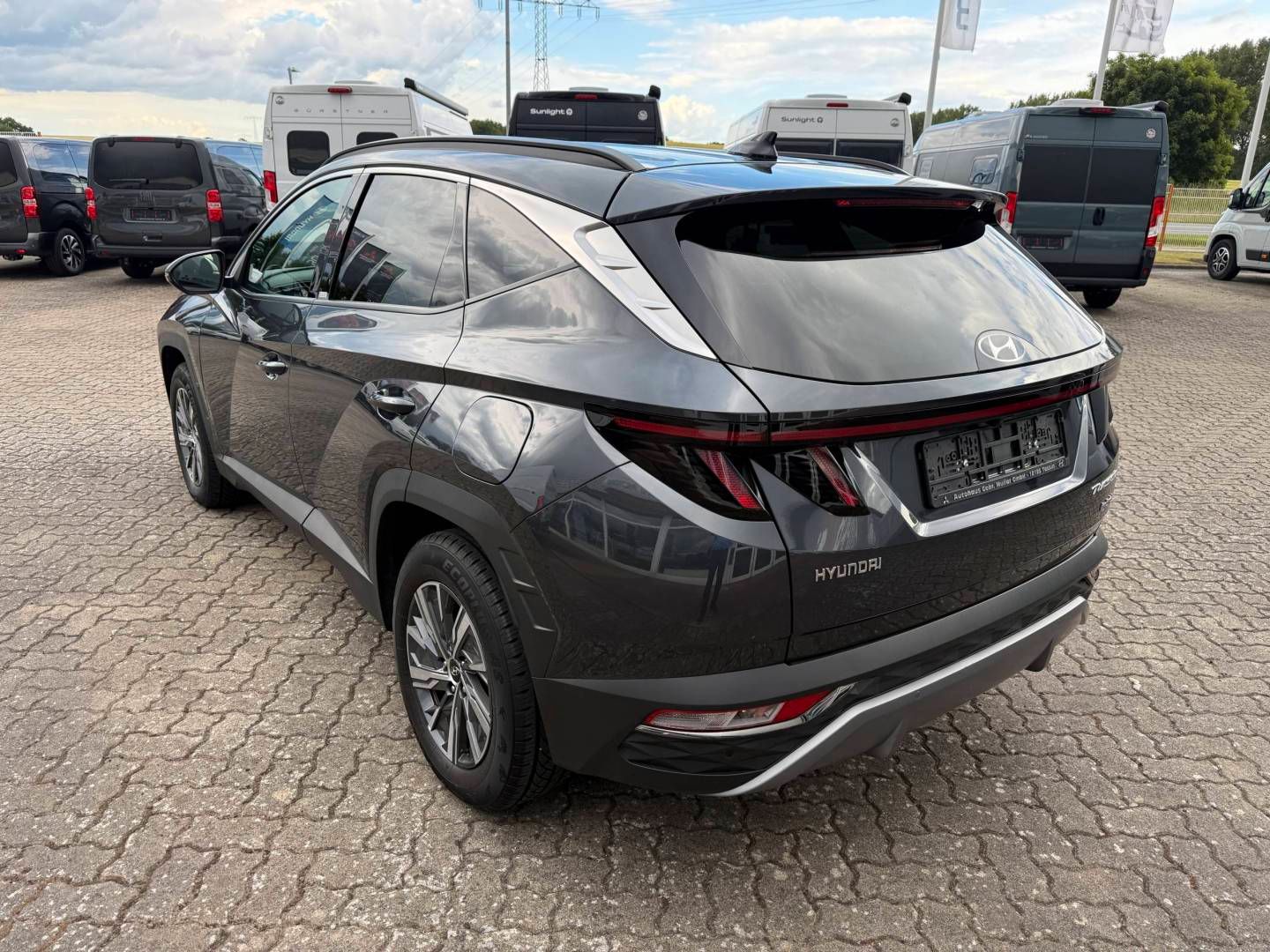 Fahrzeugabbildung Hyundai NEW Tucson Hybrid 1.6 T-GDi 230PS 6-AT 2