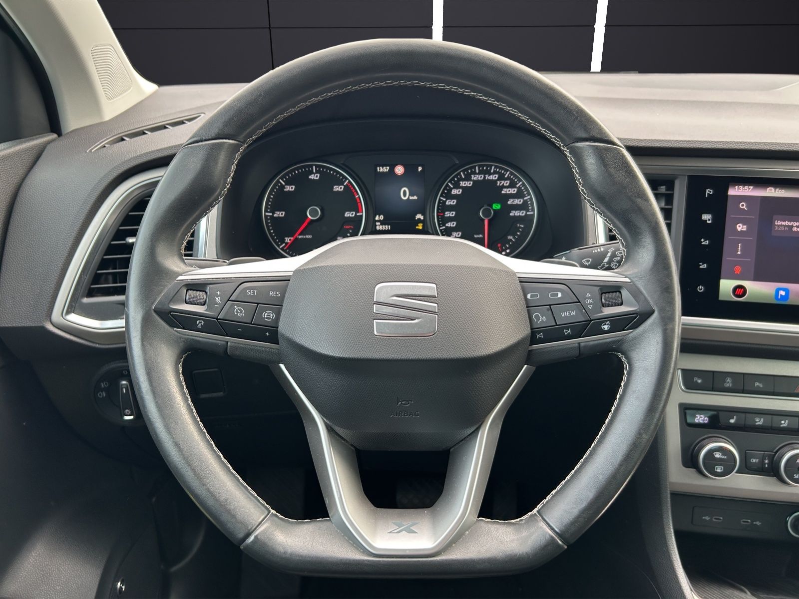 Fahrzeugabbildung SEAT Ateca TDI Xperience DSG LED AHK Navi ACC RFK SH