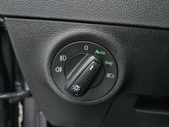 SKODA Karoq Fresh AHK NAVvorb SHZ LED PDC RKF BLT 5J G