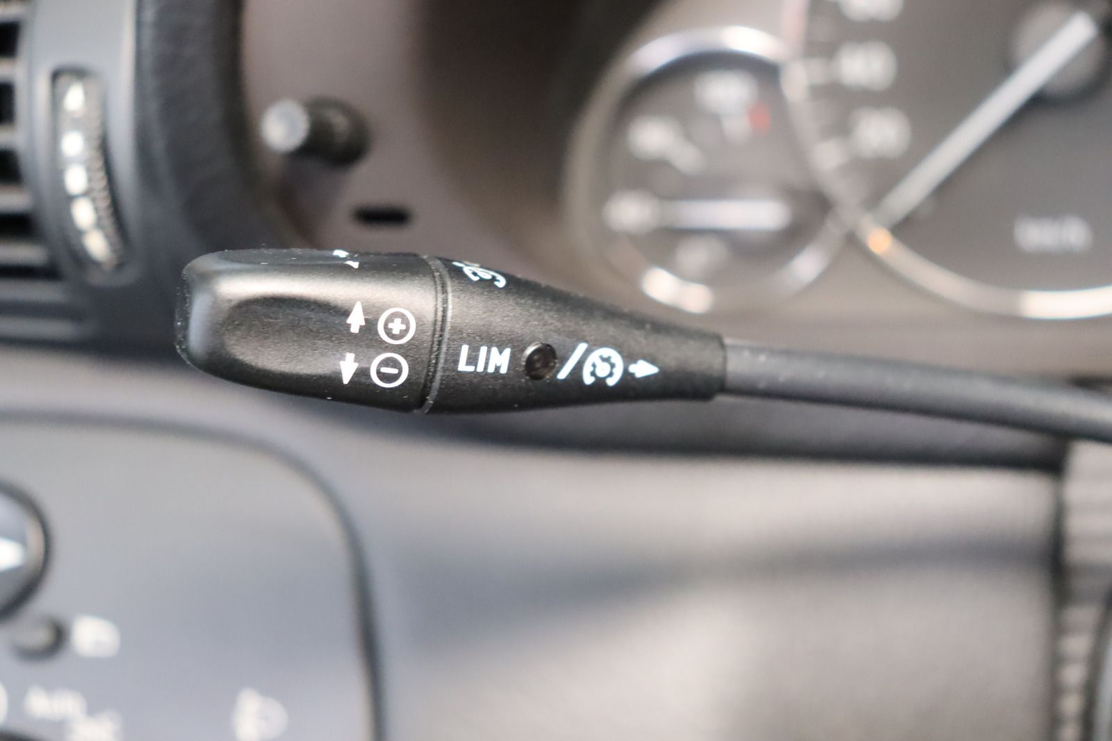 Fahrzeugabbildung Mercedes-Benz C 230 Sportcoupé * Navi * Sitzhzg. * PDC