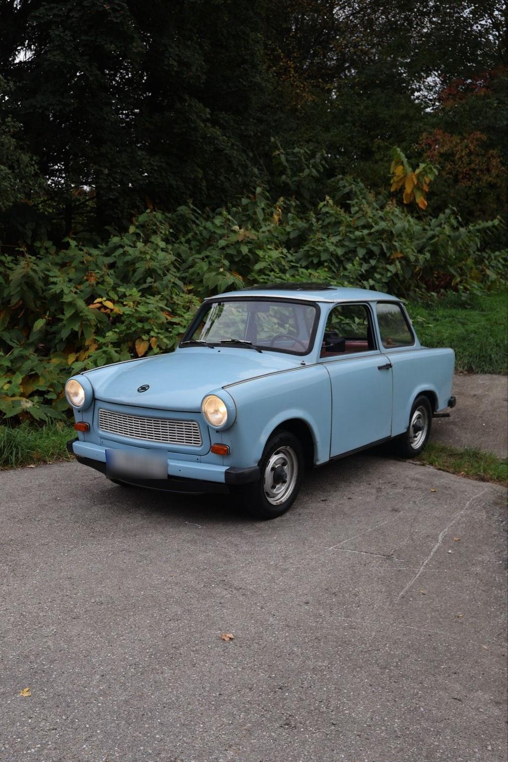 Trabant 601 1987 Gletscherblau AHK, Glasda...