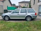 Volkswagen Golf 4  1,6  Special  Kombi - VW Kombi von 2002