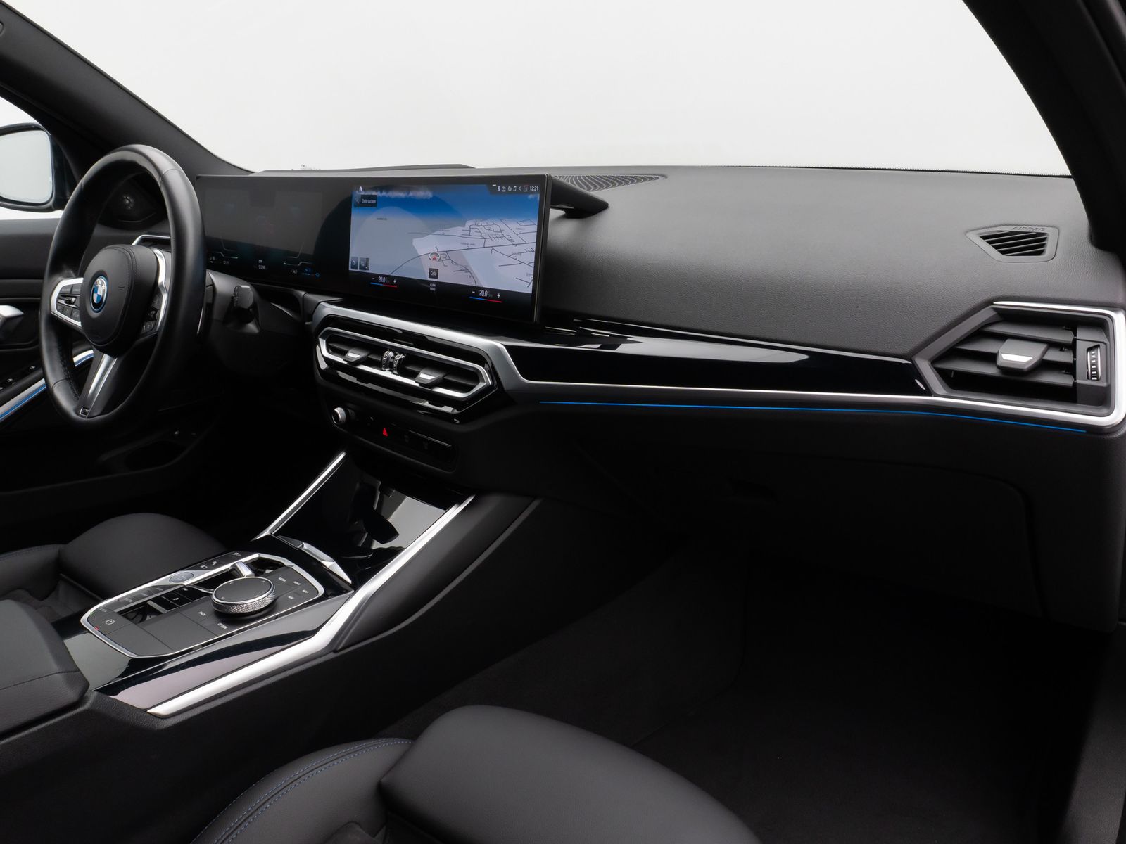 Fahrzeugabbildung BMW 330e xD MSport Kamera HUD DAB H/K Komfort 18Zoll