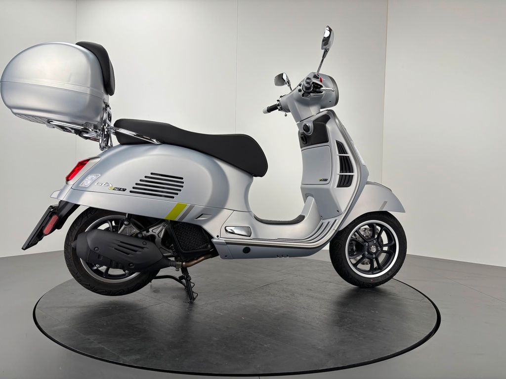 Fahrzeugabbildung Vespa GTS 125 SUPER TECH *NEUWERTIG *TOPCASE