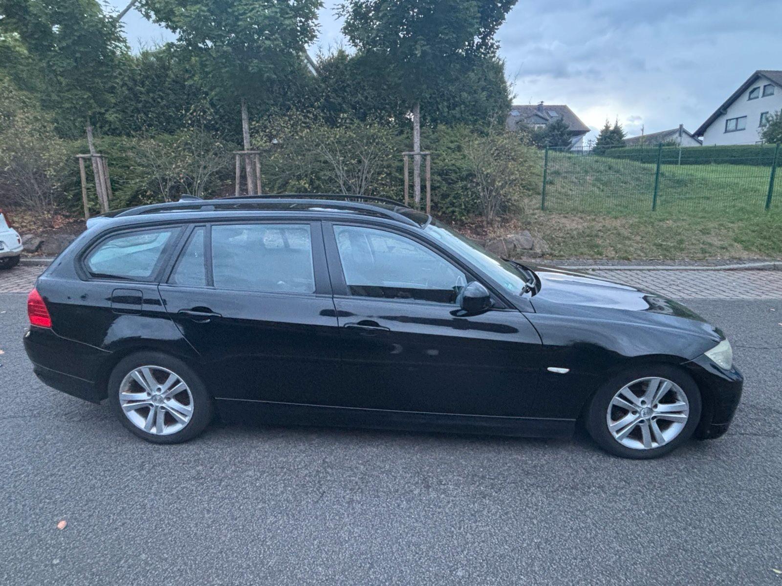 BMW 320 2009 — engine 163 HP (120kW)