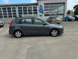 Hyundai i30 cw FIFA WM Edition /KLIAM/EFH/BC - Hyundai i30 aus 2011 mit Benzin-Antrieb: Kombi