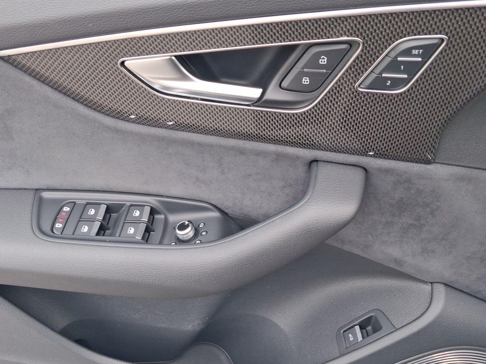 Audi Q7 50 TDI Q COMPETITION + MATRIX HuD AHK PANO