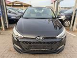Hyundai i20 Aus 1 Hand Scheckheft Gepflegt*Tempomat*PDC* - Hyundai i20: Schwarz