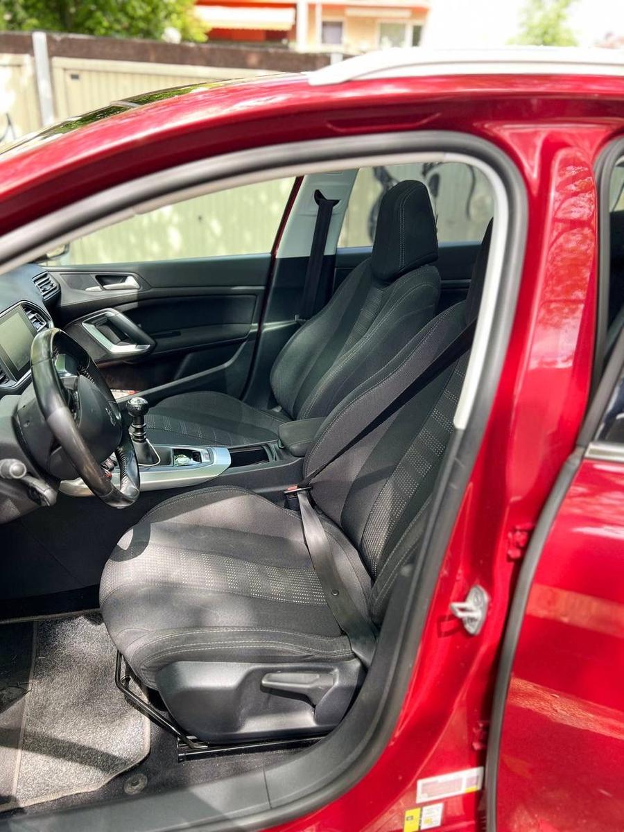 Peugeot 308 2015 — photo 15