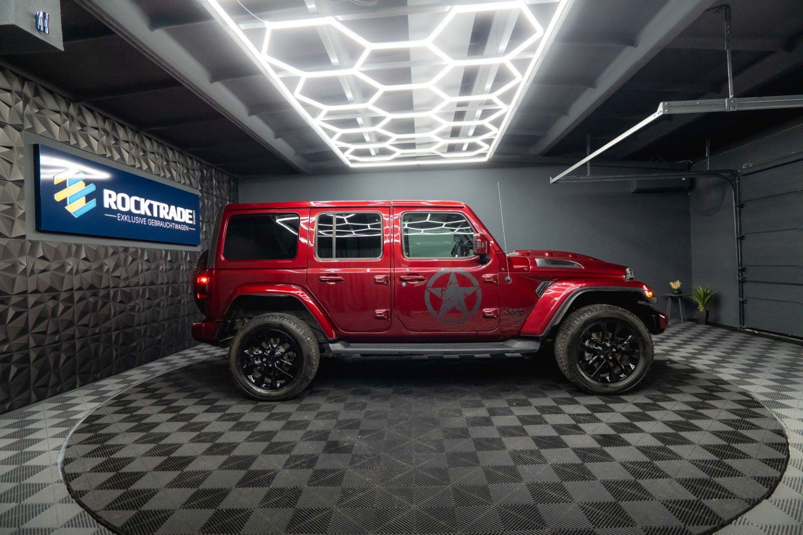 Fahrzeugabbildung Jeep Wrangler 3.0L EcoDiesel Unlimited Sahara 4x4 ACC