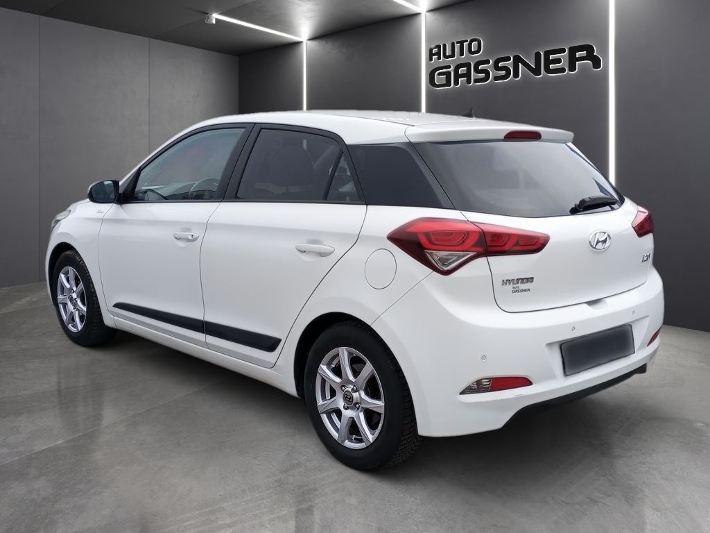 Fahrzeugabbildung Hyundai i20 1.4 Style Leder