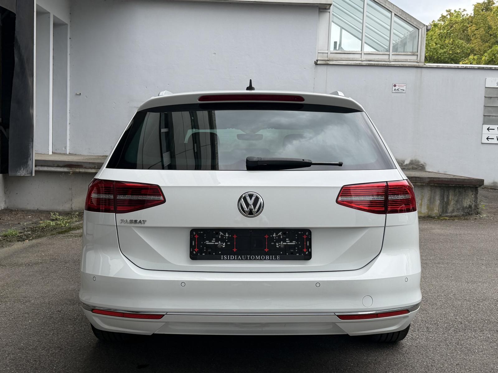 Volkswagen Passat Highline LED ACC Virtual Massage RüKamera
