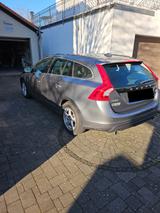 Volvo V60 T3 Geartronic Momentum Momentum - Volvo V60 Momentum mit Benzin-Antrieb