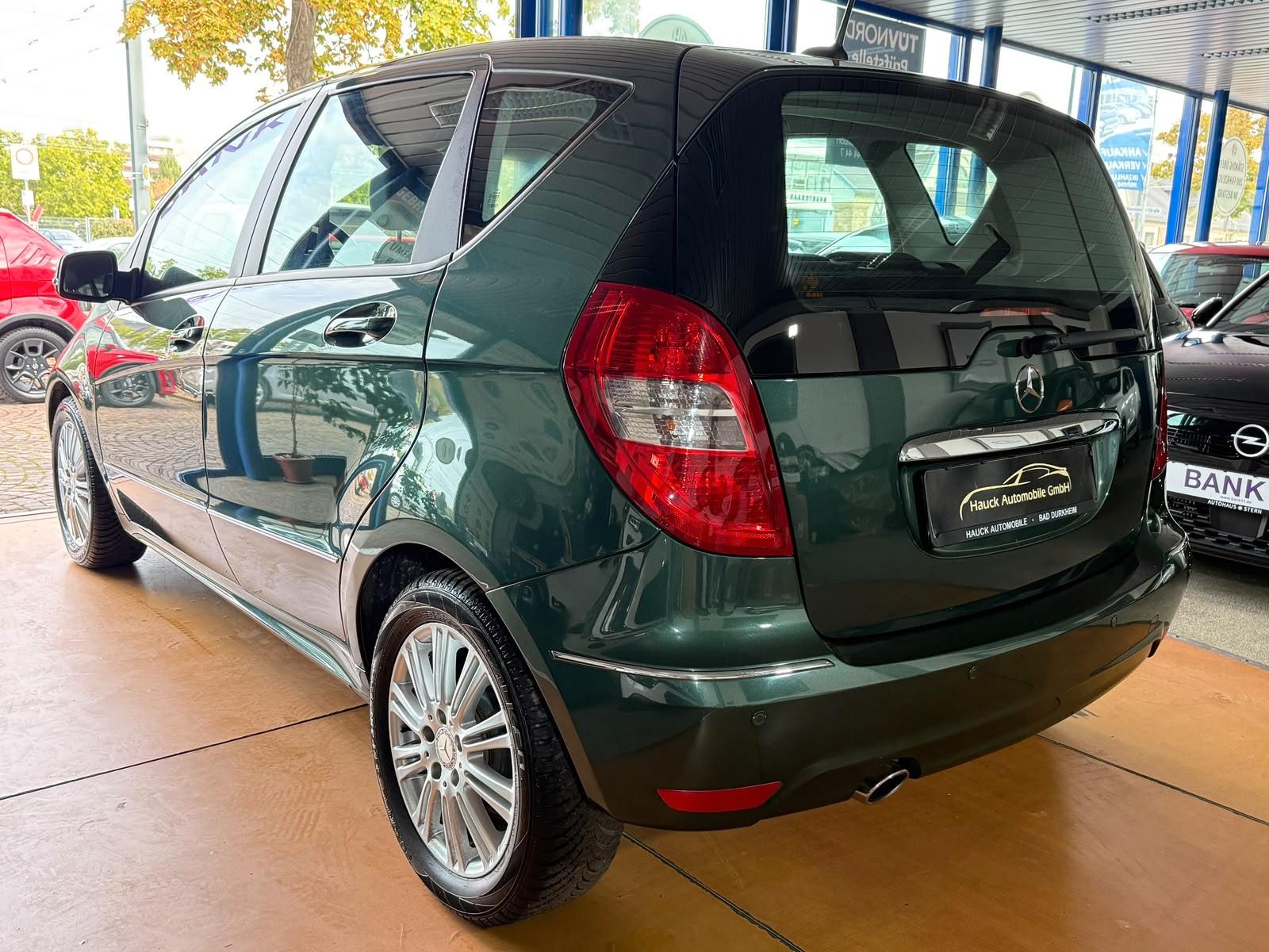 Mercedes-Benz A 180 Elegance Autom. / 30 Tkm/Sitzheizung / PDC