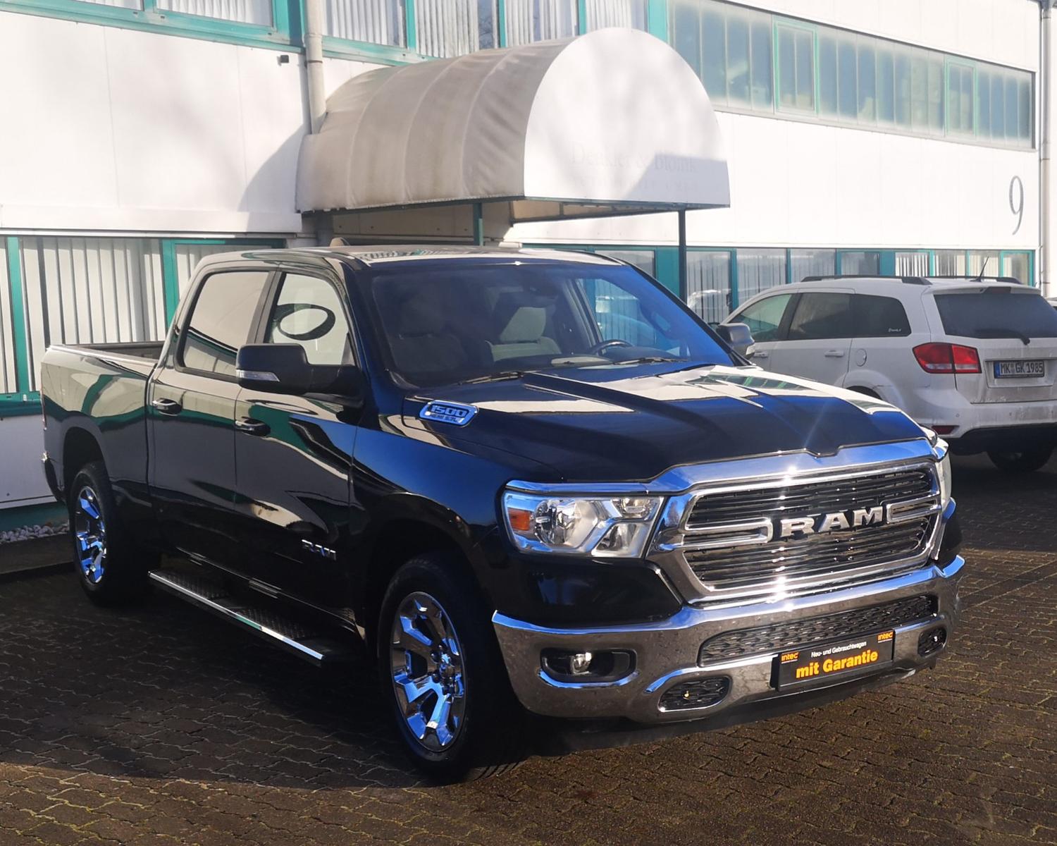 Dodge RAM 1500 5.7l Crew Cab + langes Bett, Navi-App