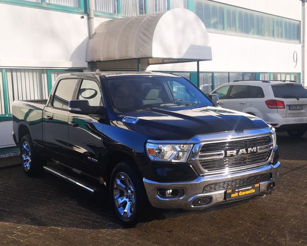 RAM 1500 5.7l Crew Cab + langes Bett, Navi-App