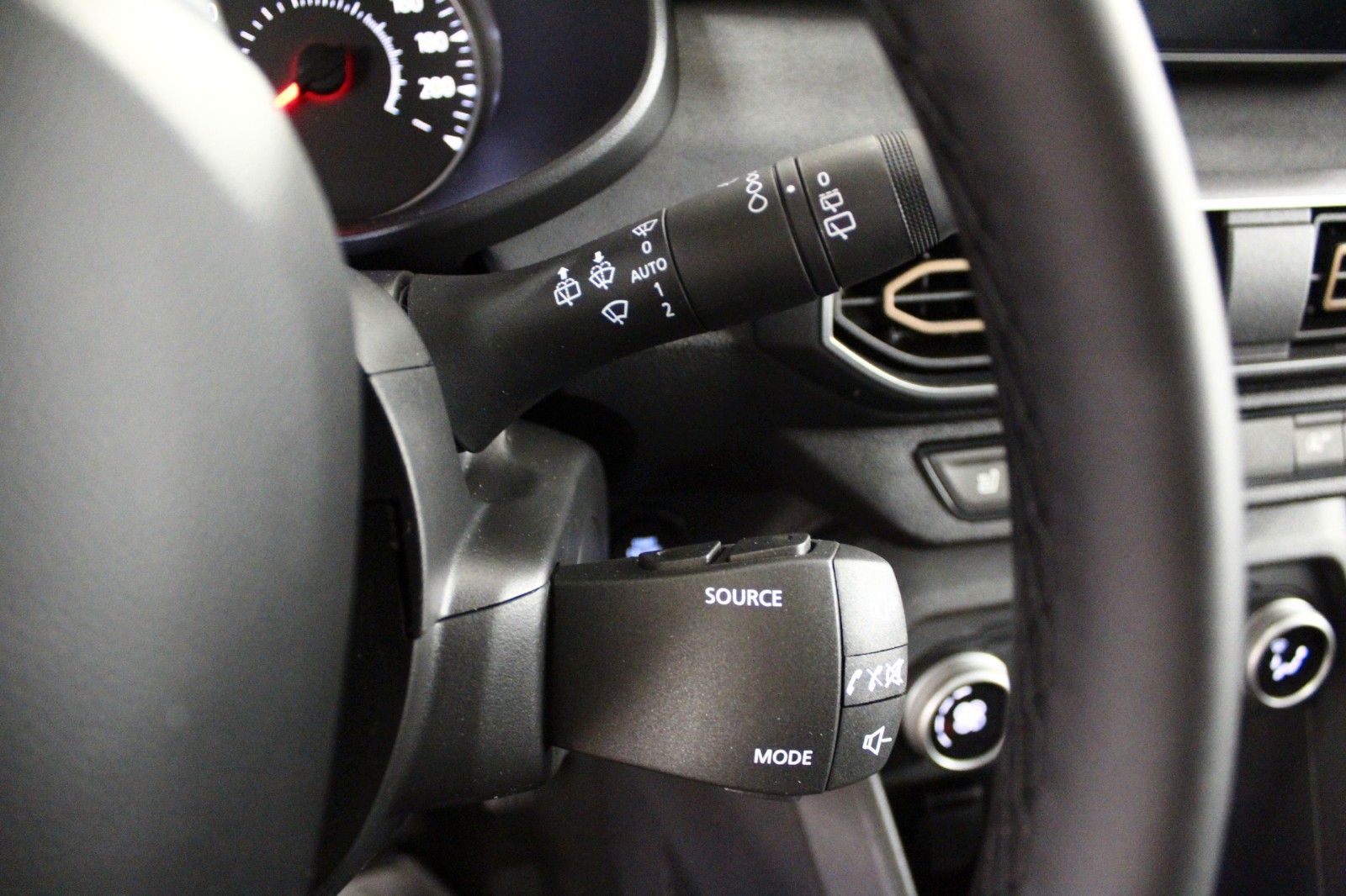 Fahrzeugabbildung Dacia Jogger Eco-G 100 Extreme+ 5-Sitzer *15240*