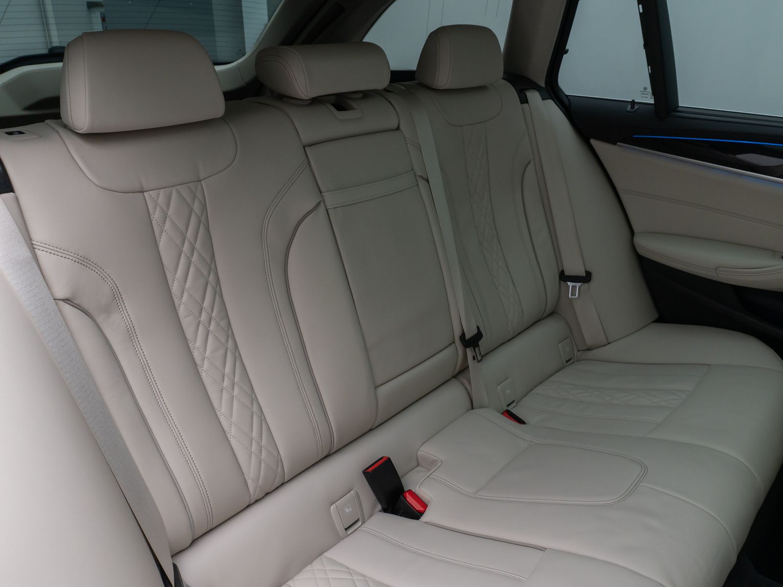 Fahrzeugabbildung BMW 530e xD  Luxury Line ACC Laser DAB Kamera Memory