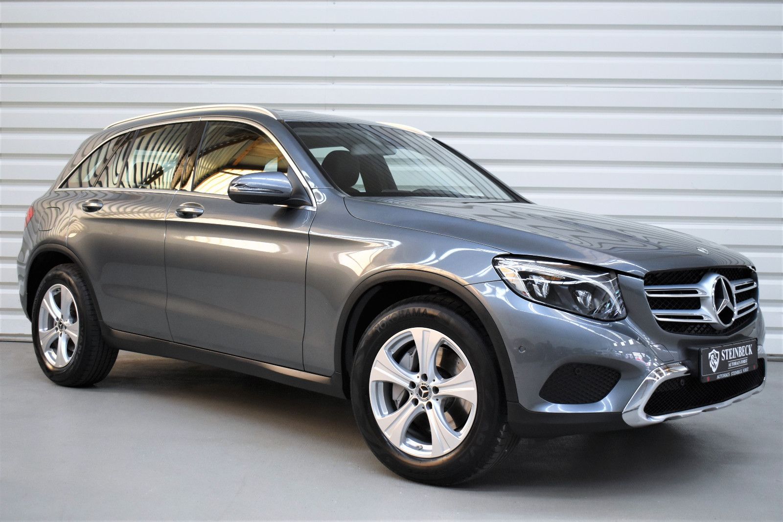 MERCEDES-BENZ GLC 250 4Matic Exclusive+1.Hand+LED+Totwinkel