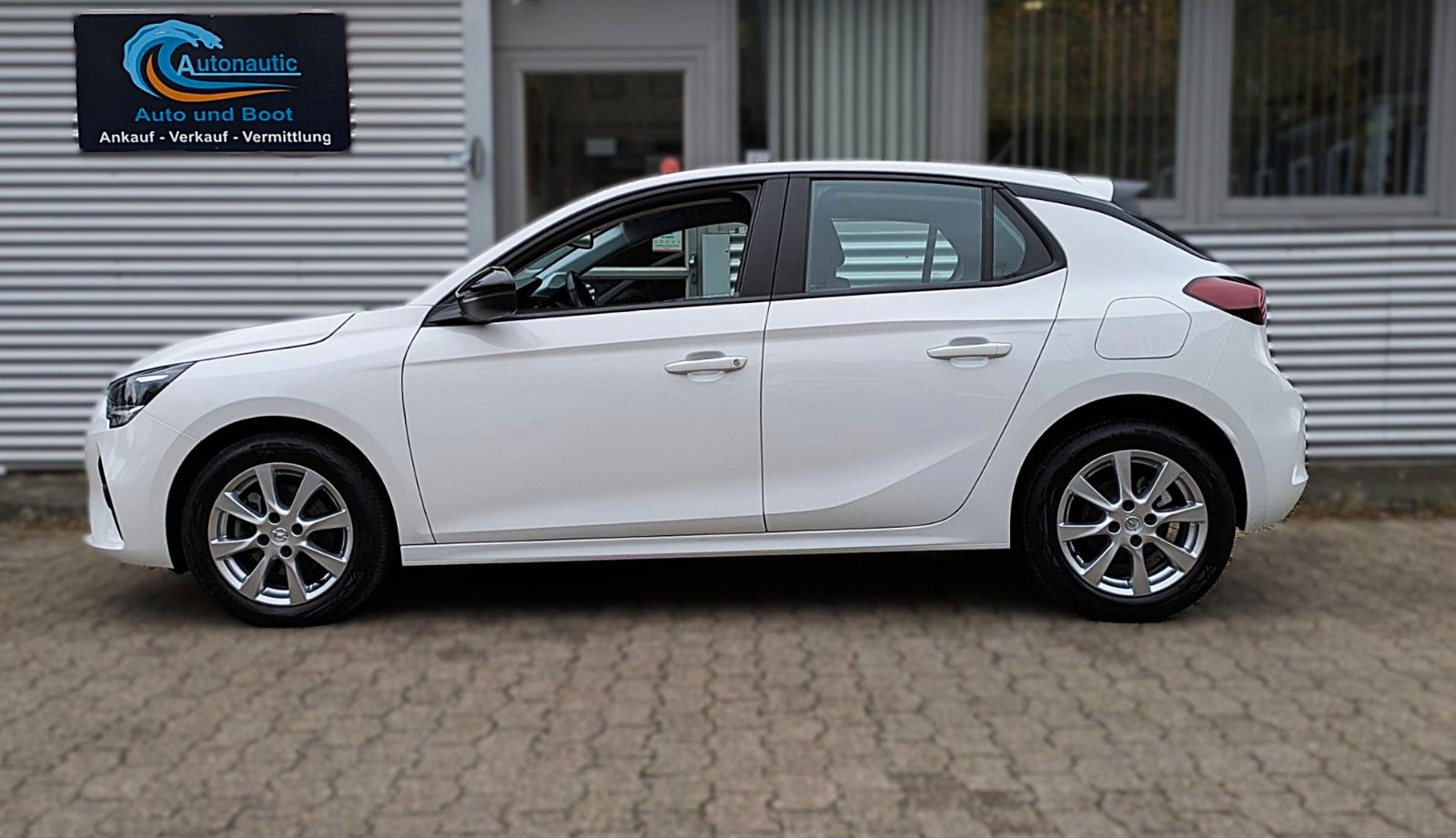 Fahrzeugabbildung Opel Corsa F 1.5D ACC NAVI SITZ+LENKR.HZG LED CARPLAY