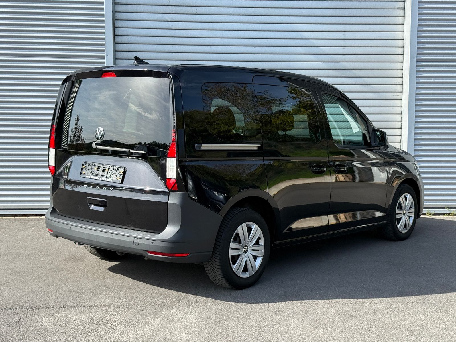 Fahrzeugabbildung Volkswagen Caddy 2.0 TDI DSG AHK DAB GRA Navi Kamera SHZ