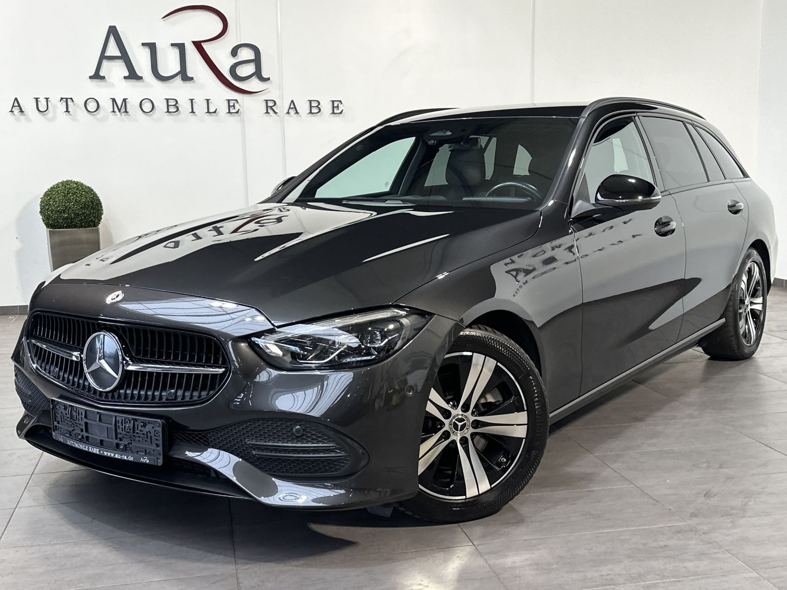 Fahrzeugabbildung Mercedes-Benz C 200d T Avantgarde NAV+LED+VCOCK+CARPLAY+1HD+PP