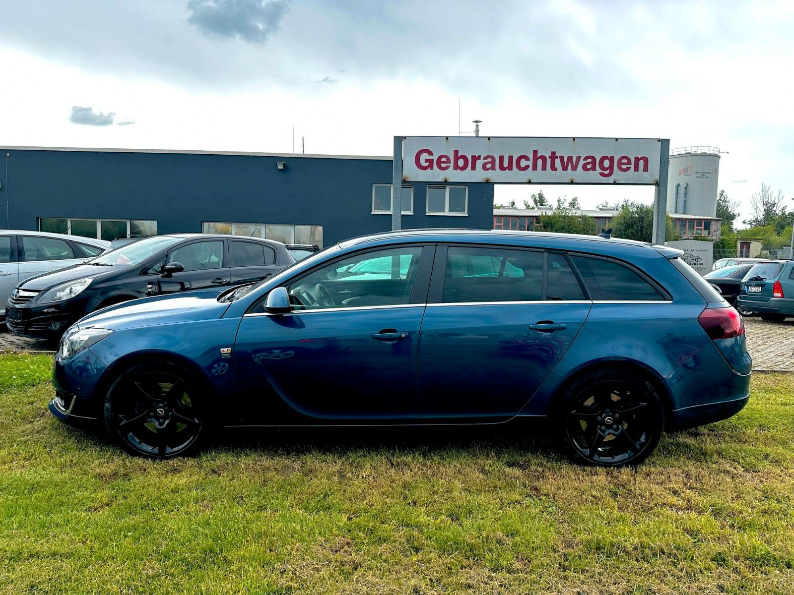 Fahrzeugabbildung Opel Insignia A Sports Tourer Leder Navi Sitzh.,Klima