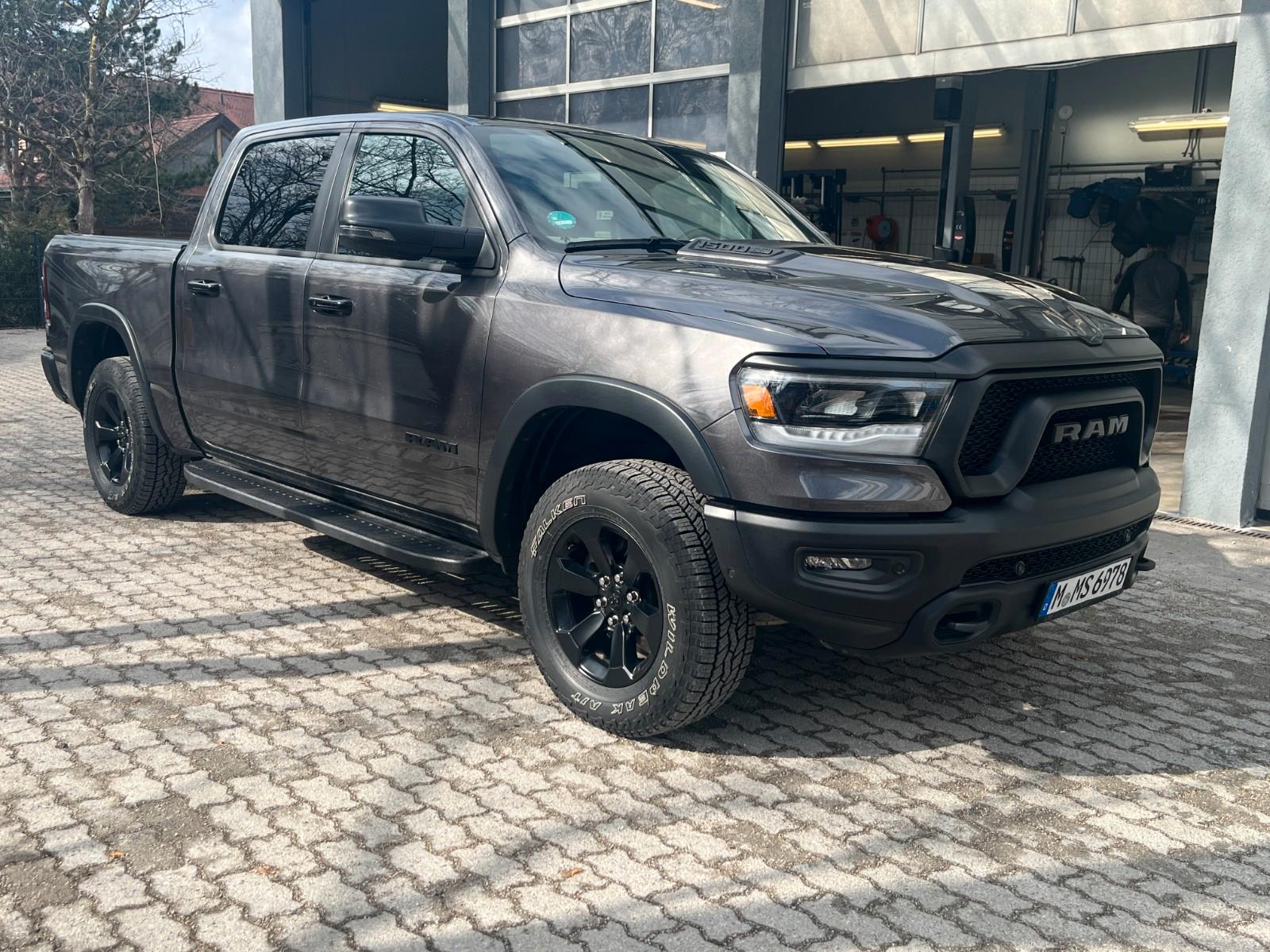 Dodge RAM 1500 Crew Cab Rebel Night *LPG*