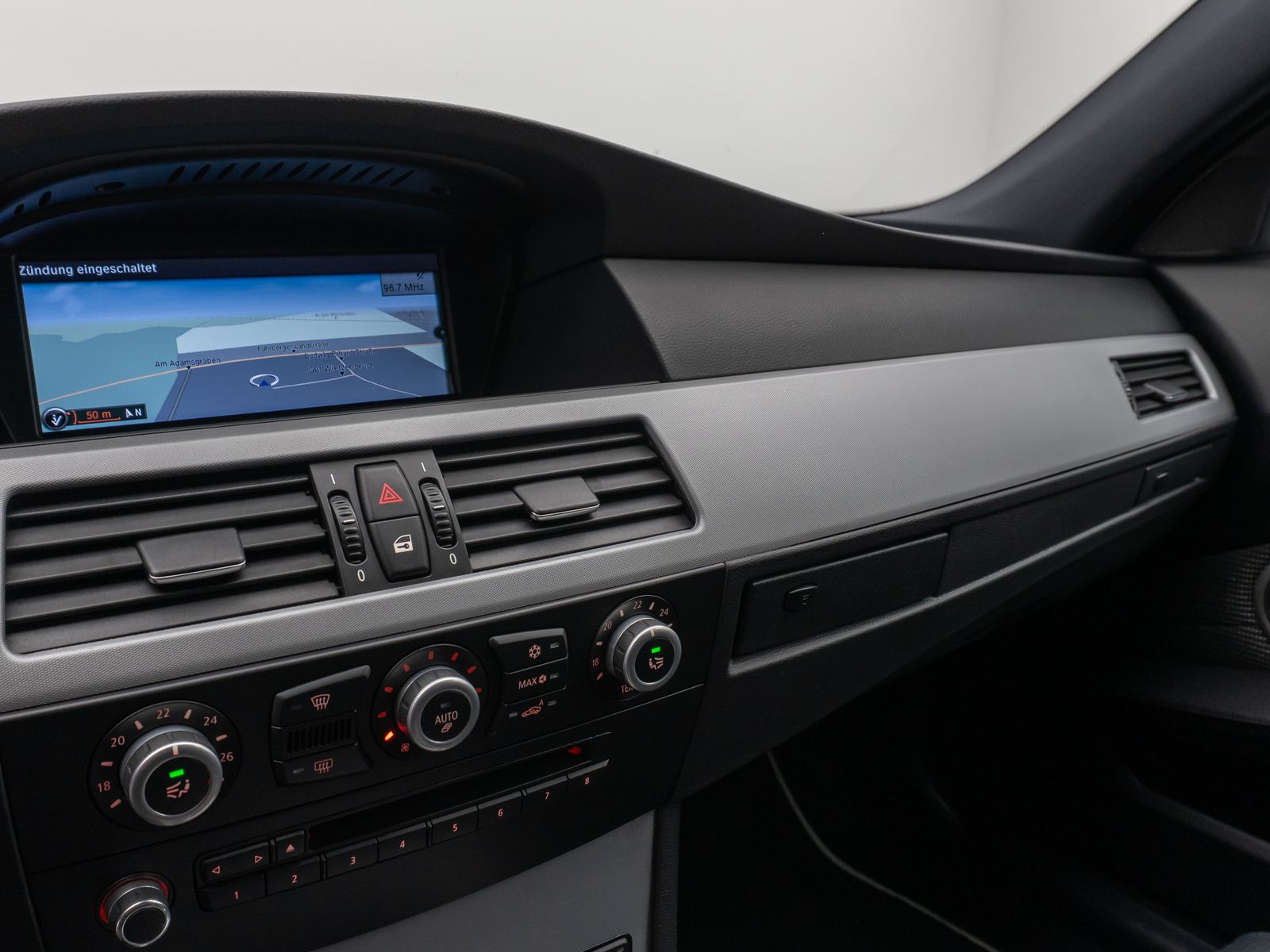 Fahrzeugabbildung BMW 530i Edition M Sport HUD SoftCl Xenon Komfort
