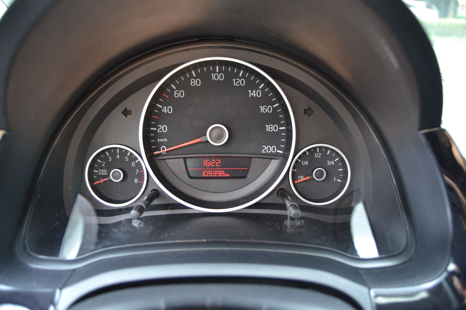 Fahrzeugabbildung Volkswagen up! black up!/Panoramadach/Klima/Navi