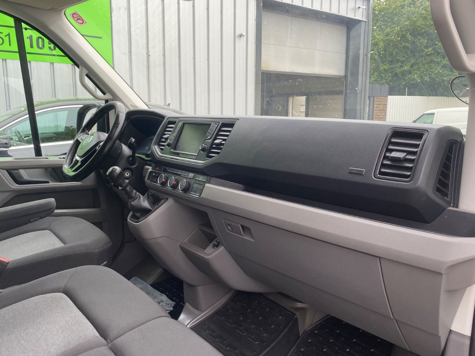 Fahrzeugabbildung Volkswagen Crafter Kasten L3H2,AHK-3500t,Regal,Garantie