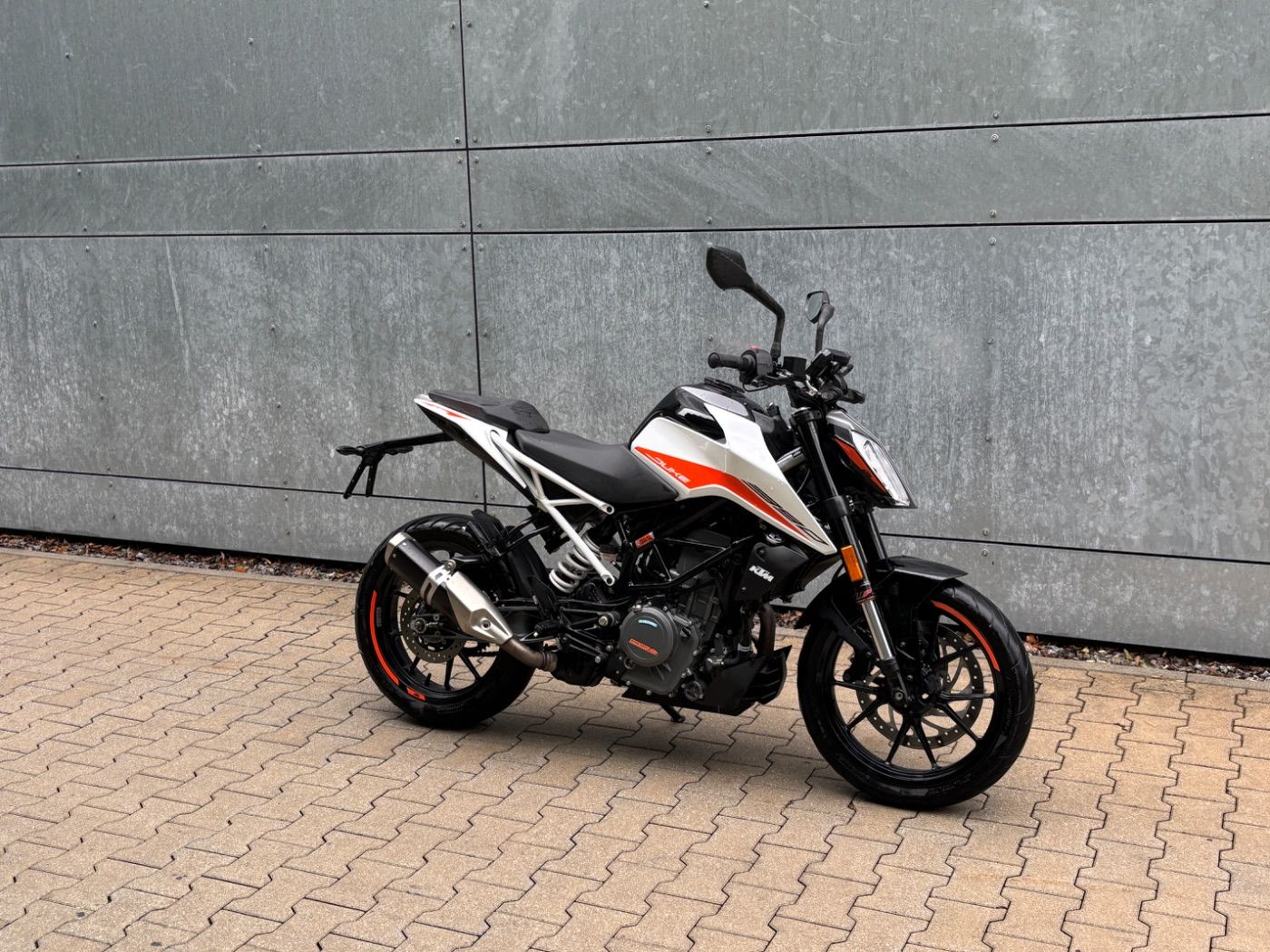 Fahrzeugabbildung KTM 390 Duke