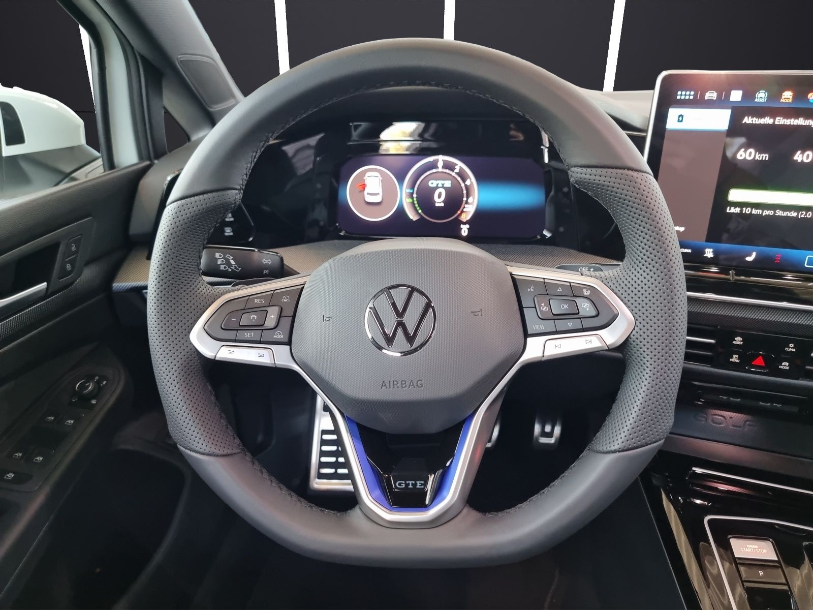 Fahrzeugabbildung Volkswagen Golf VIII GTE Matrix HUD AHK 360° DCC ACC Keyles