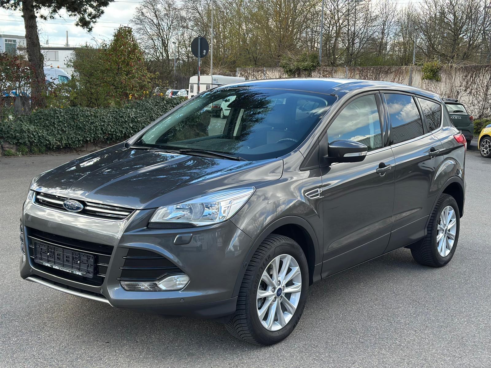 Ford Kuga Titanium 2.0 TDCi 4x4 AHK PDC SHZ Navi 1.Hd