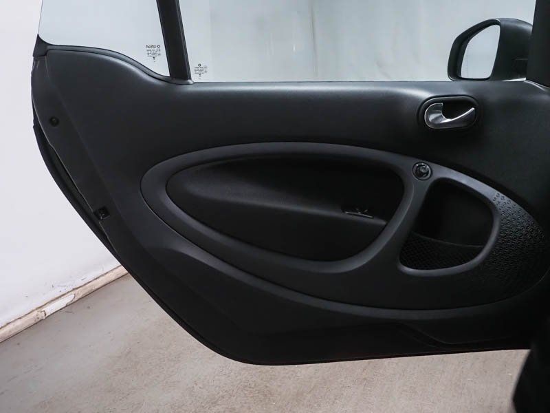 Fahrzeugabbildung Smart smart EQ fortwo Exclusive*Pano*LED*Kamera*22kW*