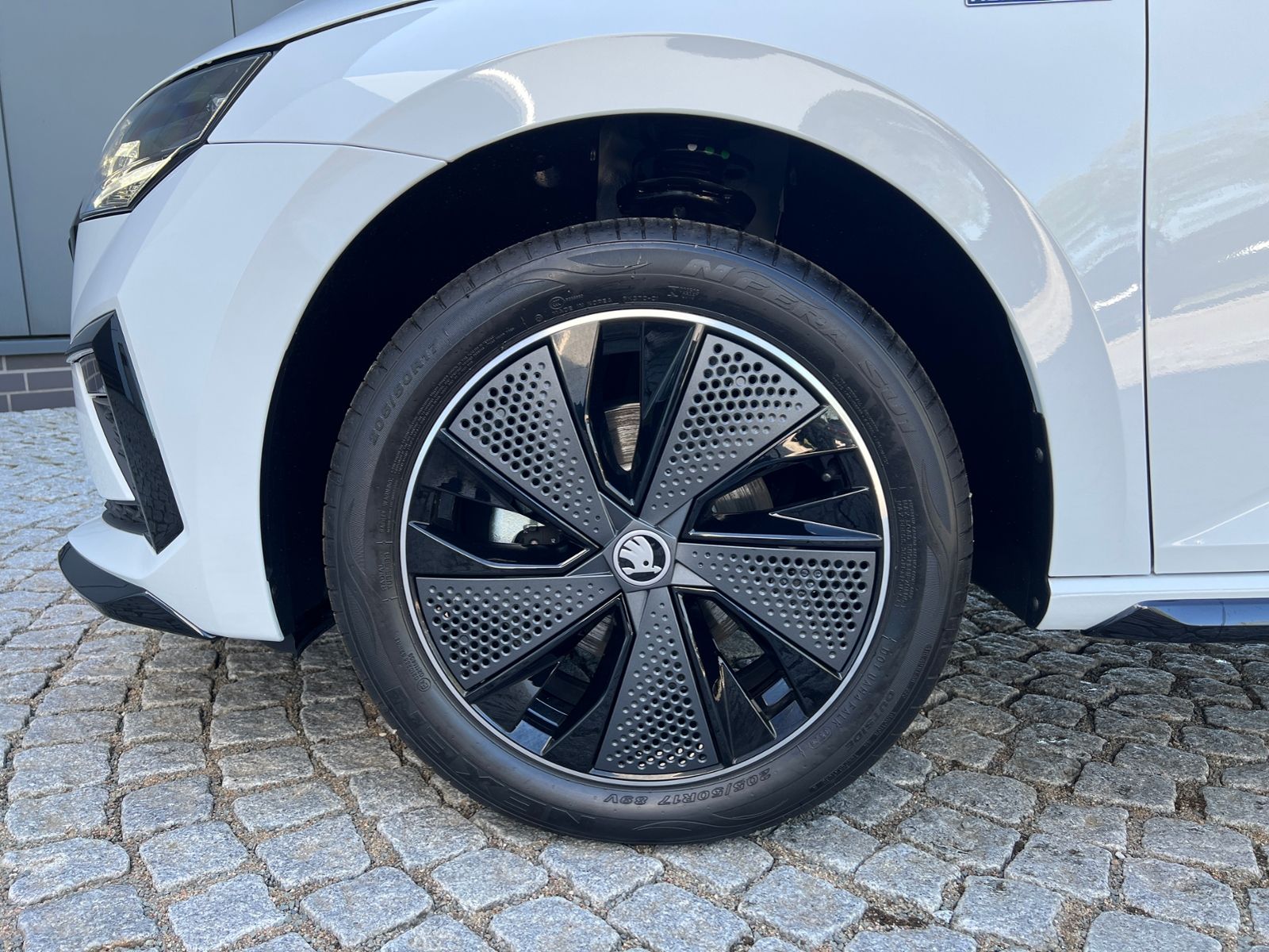 Fahrzeugabbildung SKODA Scala Monte Carlo 1.0 TSI DSG *Matrix, Pano, ACC